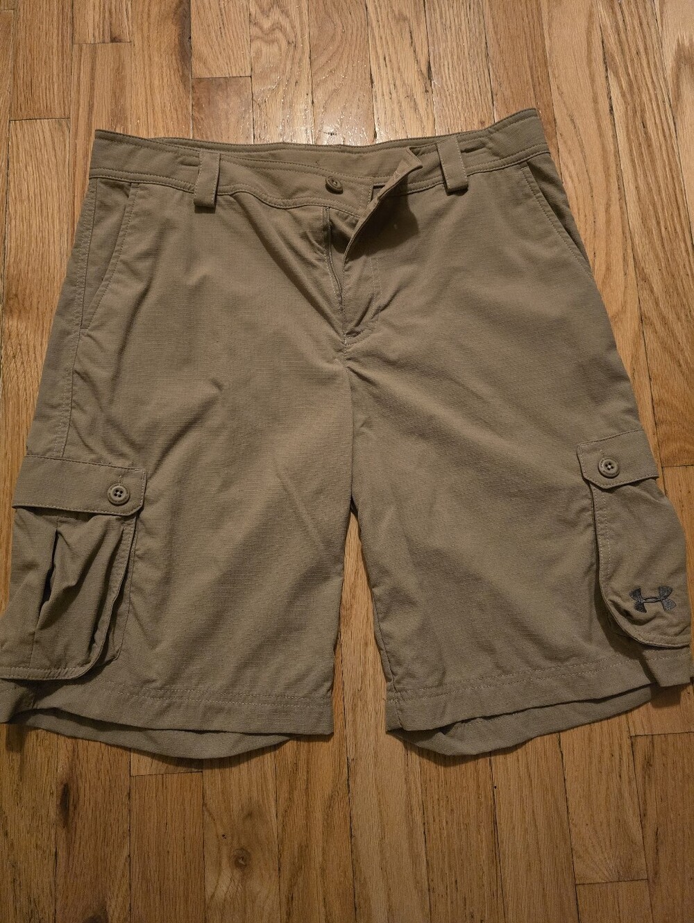 Under Armour Men’s Tan Cargo Shorts
